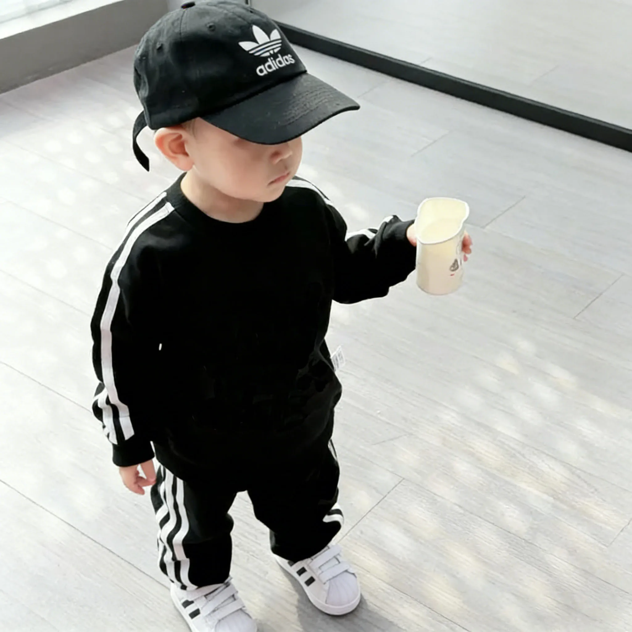 【90-150cm】二点セット SNS映えコーデに 大人気 カジュアル スポーティ トレーナー+パンツ セットアップ