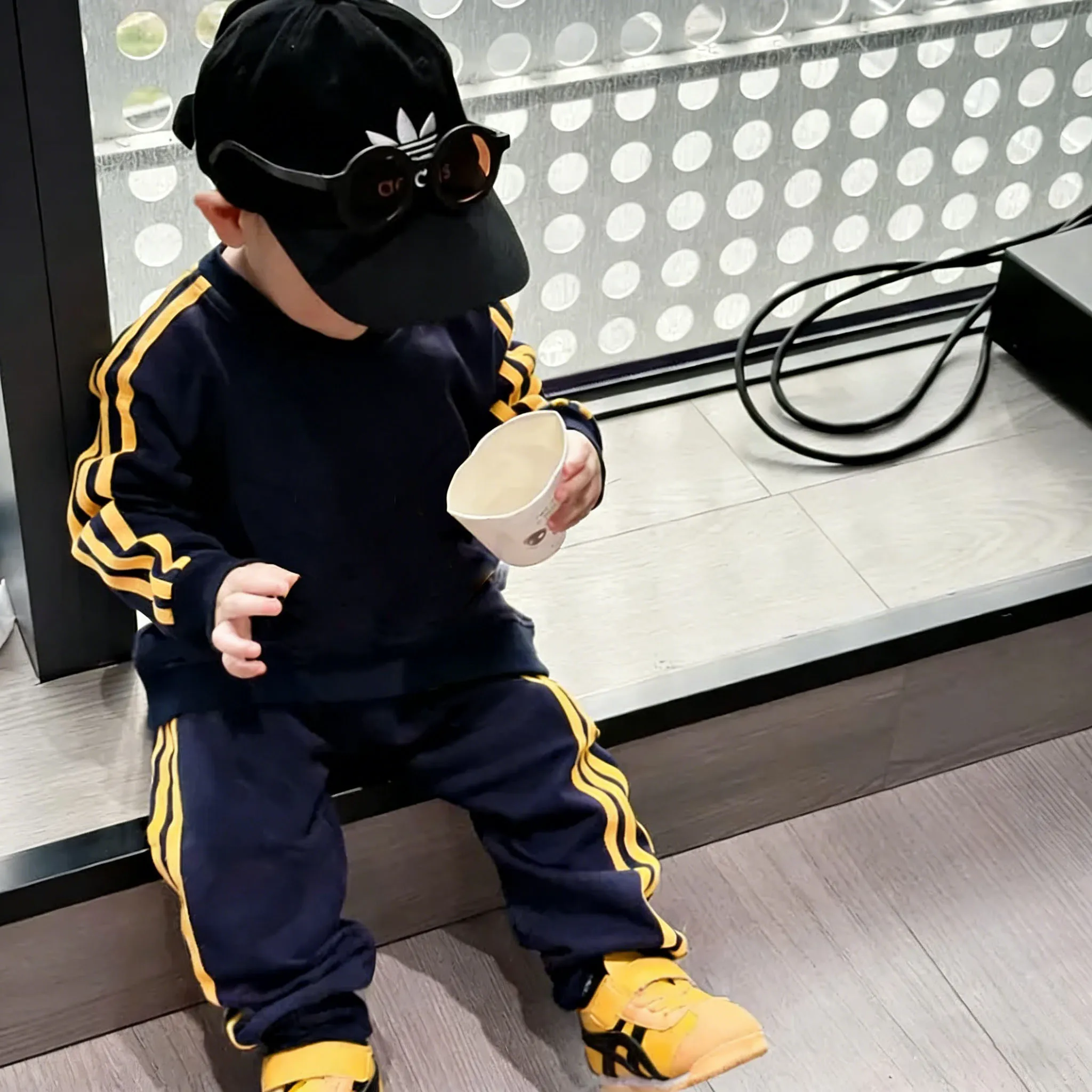 【90-150cm】二点セット SNS映えコーデに 大人気 カジュアル スポーティ トレーナー+パンツ セットアップ